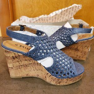 New: Extra-High Size 7 Wedge Sandals